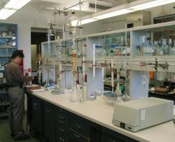 CHEMICAL RESISTANT LAMINATE��Ԕ��(x��)��B