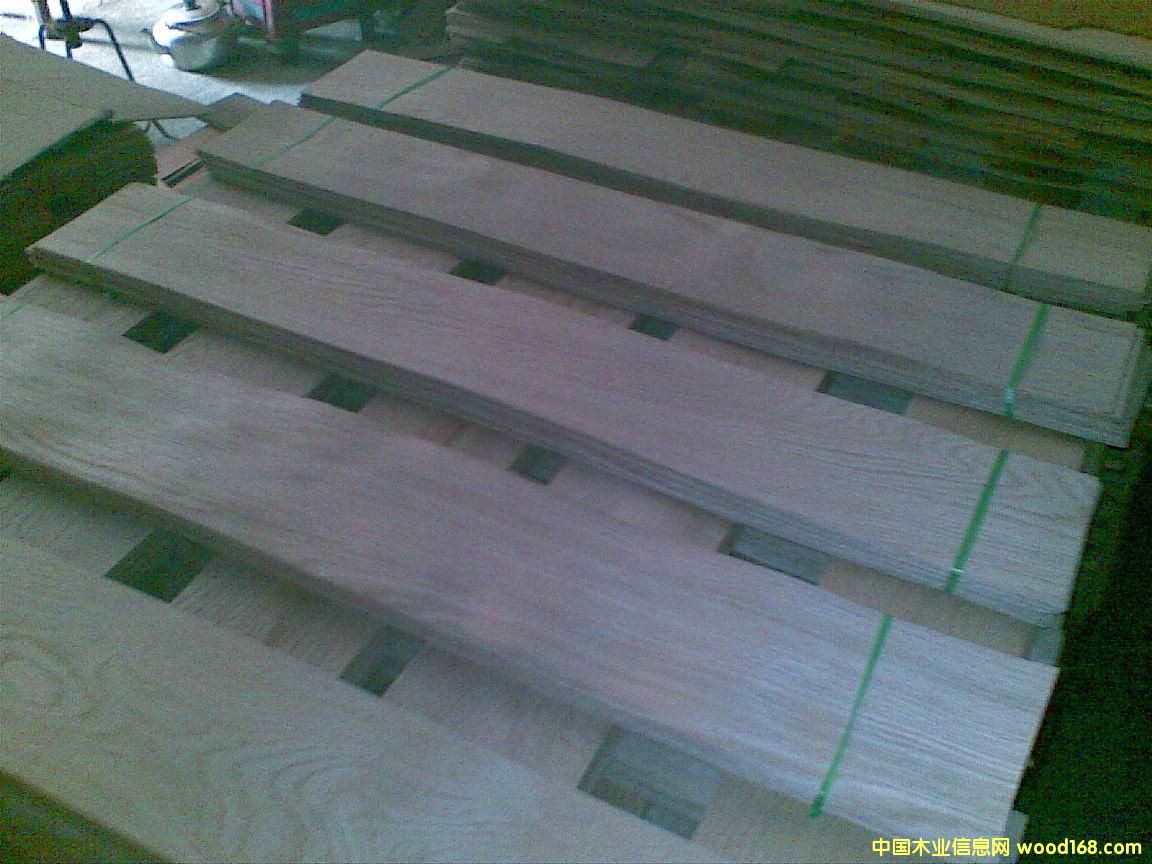 �c(di��n)���鿴��ľ0.5mmAB�Ŵ�DƬ