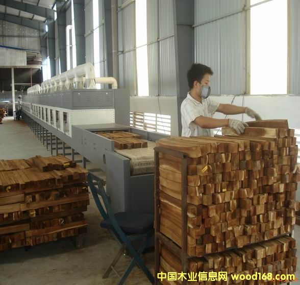 �����ӹ�ľ�ĵ�Ԕ����B