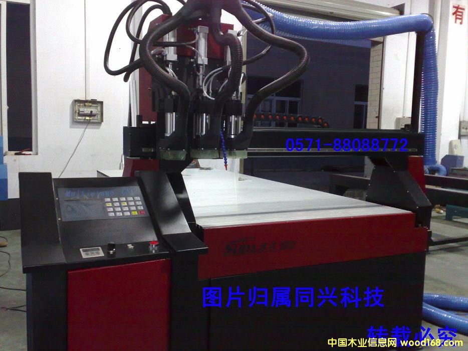 �c���鿴���_�๤��ϵ�е�̙C�Ŵ�DƬ