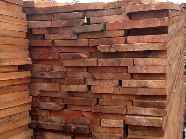 ������~��