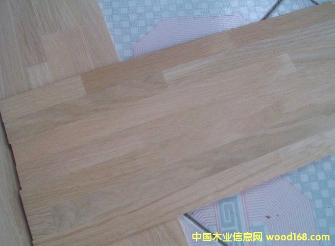 [��] ľ�|(zh��)�Rِ��