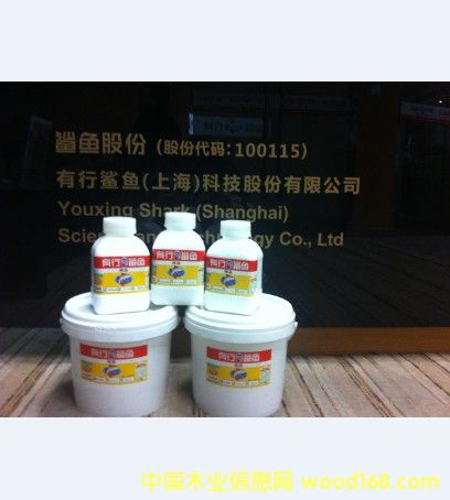 ȫ�~����ˮ�Ծ۰�����Һ��ˮ�Ծ۰�����Һ�r(ji��)λ��Ԕ��(x��)��B