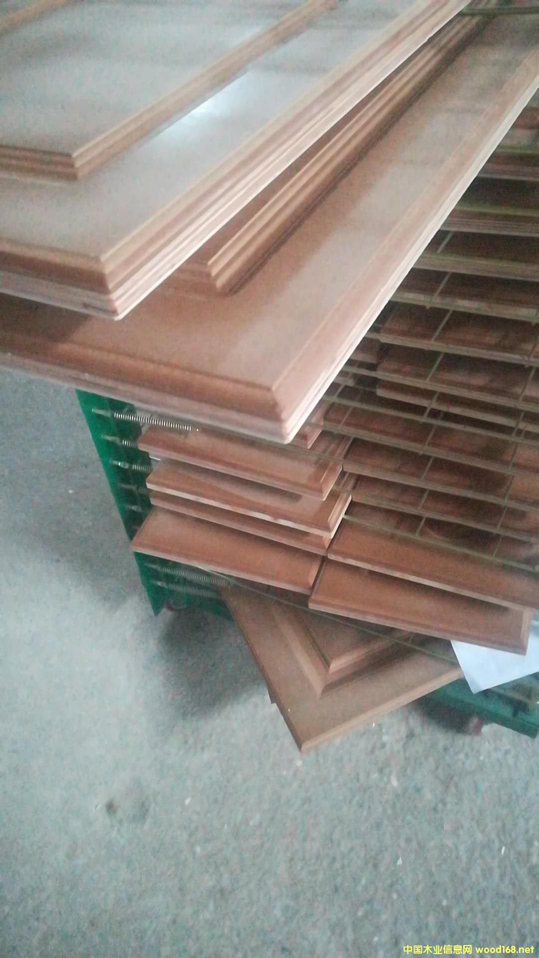 ��(sh��)ľ��(f��)�ϵ�̰�