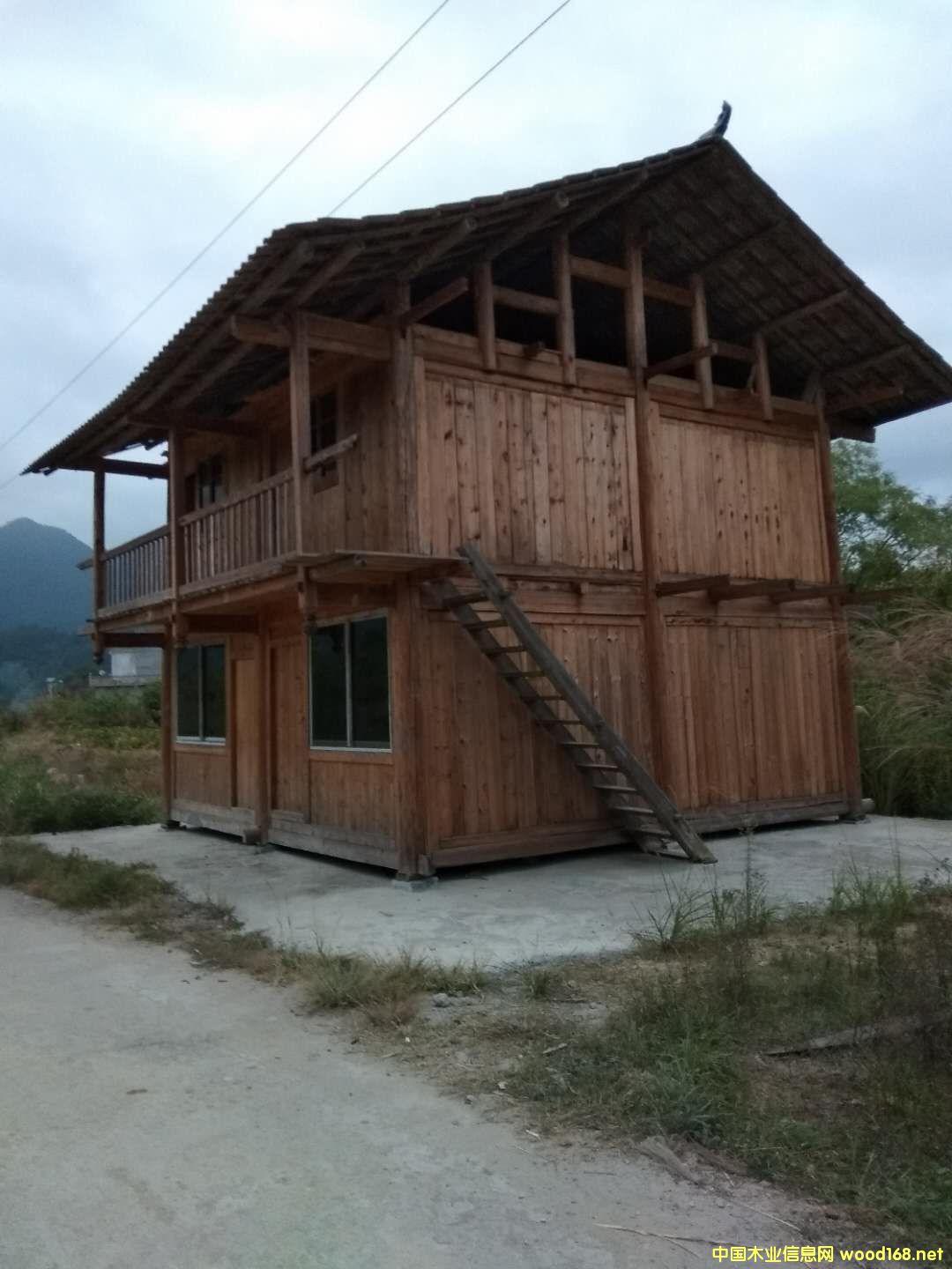 �fľ�����fľ���ӣ��f���_����ľ�ݣ�ľ���������_�Ƿ��£�����