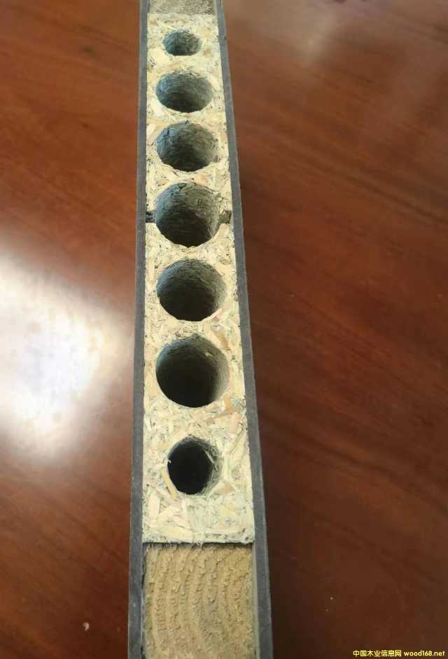 �����W��